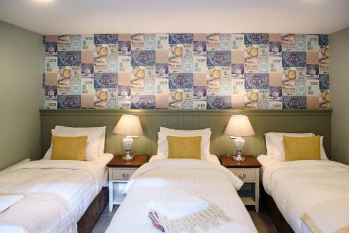 Ein Bett oder Betten in einem Zimmer der Unterkunft Shannon Bridge House