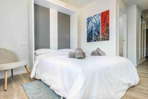 Posteľ alebo postele v izbe v ubytovaní NEW Authentic Minimalistic Studio near La Unión by REMS