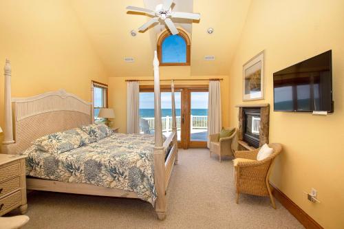 Postel nebo postele na pokoji v ubytování PI265, Mroning Star- Oceanfront, Private Pool, Rec Rm, Ocean Views!