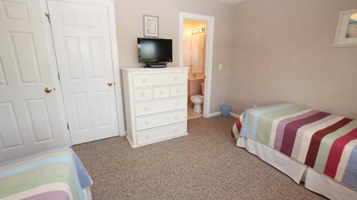 Cama o camas de una habitación en Oceanside, Priv Pool, H Tub, Rec Rm, PV2, Seaing Is Believing