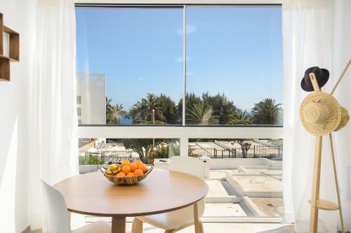 Red Volcano - Pool and Gym in Sport Center Fariones included By Lanzarote Vacation Homes