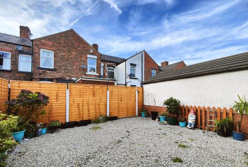 Regent House - Holiday Home With Free Parking - 5 Minutes Drive to Coop Live Arena, Etihad Stadium & Manchester City Centre photo 16