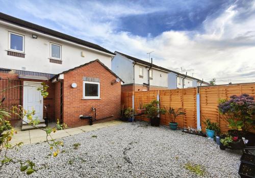 Regent House - Holiday Home With Free Parking - 5 Minutes Drive to Coop Live Arena, Etihad Stadium & Manchester City Centre photo 15
