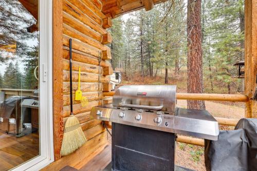 Φωτογραφία από το άλμπουμ του Peaceful Garden Valley Cabin with Private Deck! σε Crouch