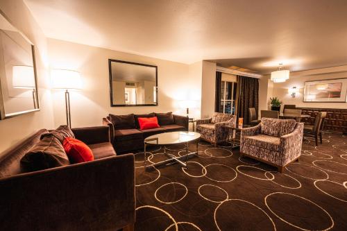 Sunset Station Hotel & Casino Image