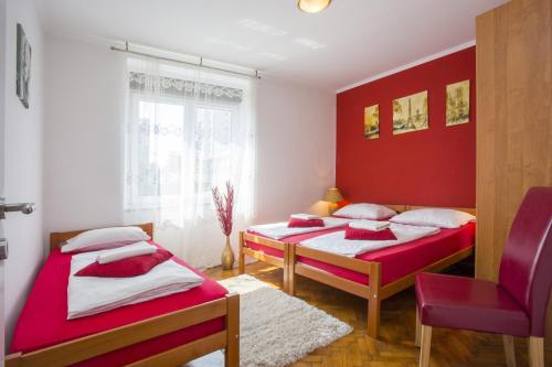 Posteľ alebo postele v izbe v ubytovaní Apartments Cosy and Comfortably