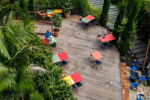 Сад в Hotel La Zoologie & Spa Bordeaux