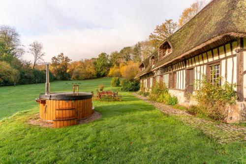 Dream 6-bedroom Villa with private tennis court