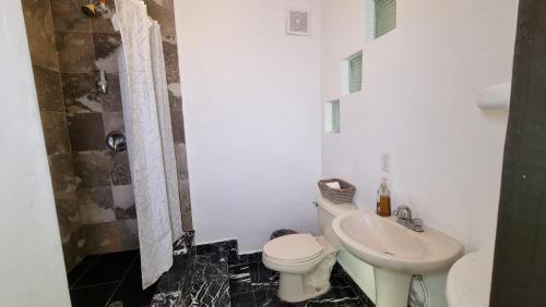 Ένα μπάνιο στο Oceanfront Serenity in Gated Community near Rosarito