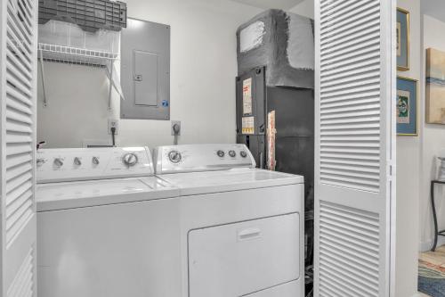 Dapur atau dapur kecil di #7 Ocean Court