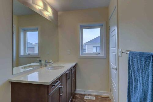 Modern NEW Build in Caledonia – Photos 2