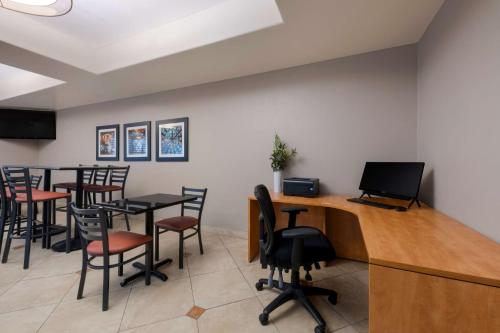 Best Western Lanai Garden Inn & Suites Image