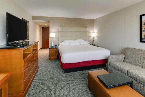 Drury Inn & Suites Phoenix Airport Image