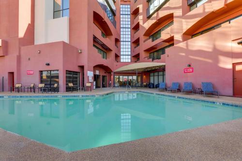 Drury Inn & Suites Phoenix Airport Image