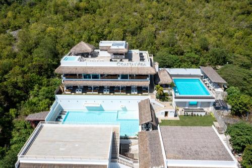 Πισίνα στο ή κοντά στο Bohol Coastal View Hotel