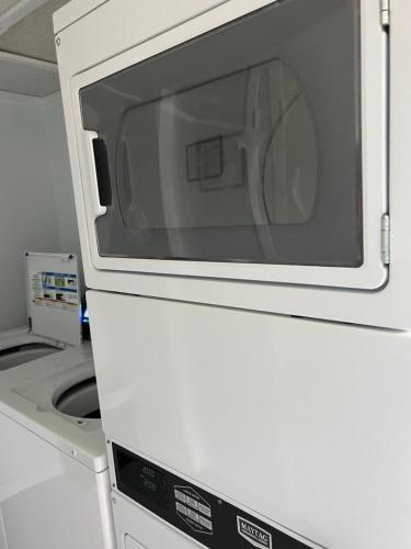 Η κουζίνα ή μικρή κουζίνα στο Coastal Condo on the beach at Ocean Trillium #501