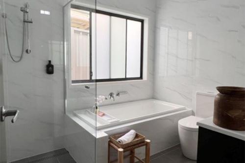 O baie la 6A Hough Street - Sophisticated pet friendly home with air con, wi-fi and linen provided