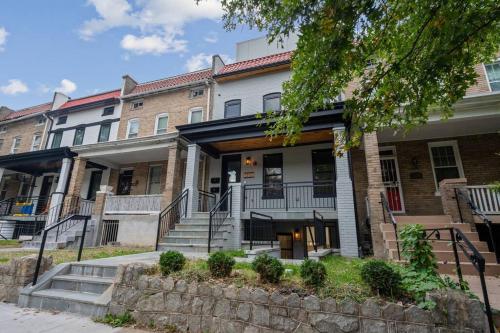 a building with a staircase in front of it at Capitol View 3 Penthouse with Rooftop in Washington