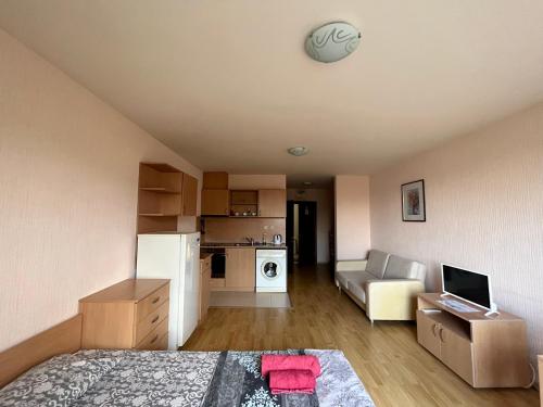 Η κουζίνα ή μικρή κουζίνα στο Vadim Apartments in Panorama Beach Vigo Nessebar