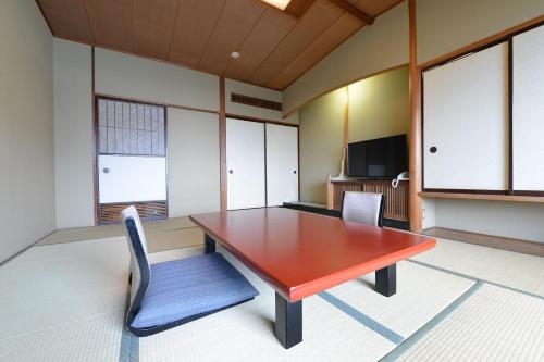 大江戸温泉物語 ホテル水葉亭にあるテレビまたはエンターテインメントセンター