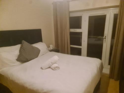 Remarkable 1-Bed Apartment in Romford