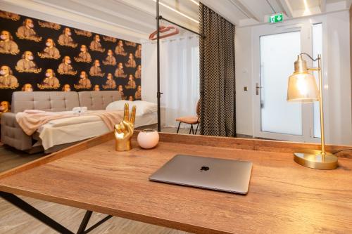 Zentral - Netflix - 2 Stöcke - Arbeitsplatz