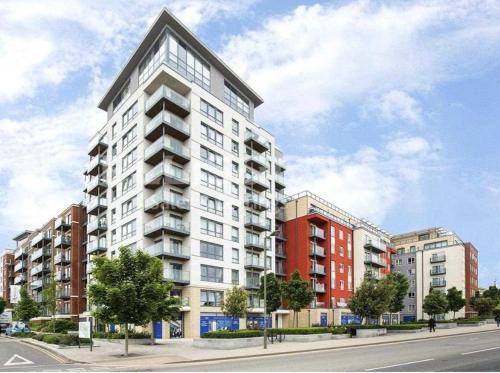 an artists rendering of an apartment building at London - Apartment - Sleeps 2 - Garden - Pool in Hendon