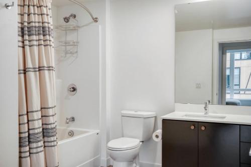 Central District 1br w gym pets nr dining SEA-642_3
