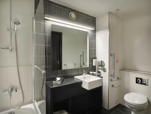 Crowne Plaza Birmingham City by IHG photo 20