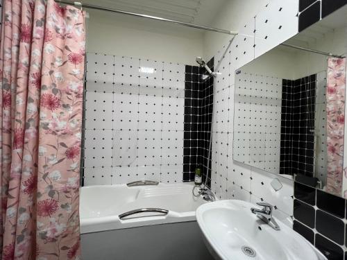 A bathroom at City view + location