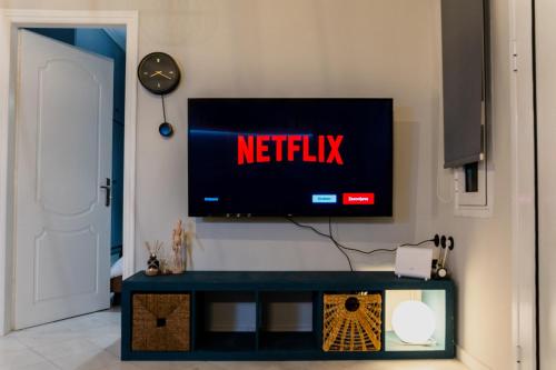 Μια τηλεόραση ή/και κέντρο ψυχαγωγίας στο AnemaLoft57