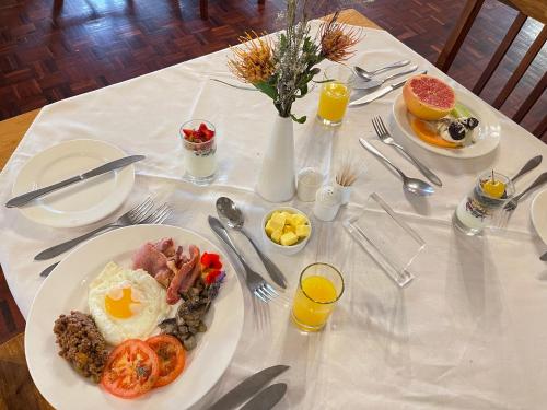 Makanan di atau berdekatan hotel