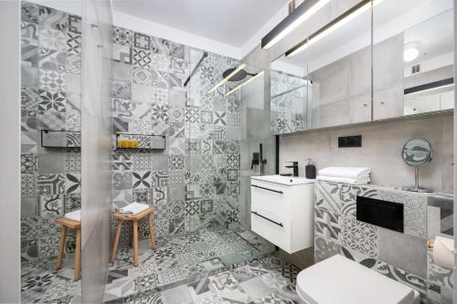 Ochota Siewierska Modern Apartment tesisinde bir banyo