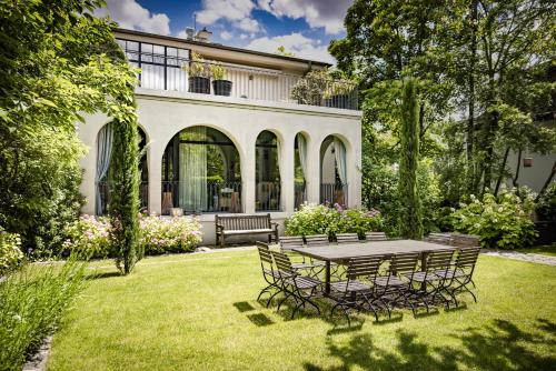 Bagatelle Gardenhouse