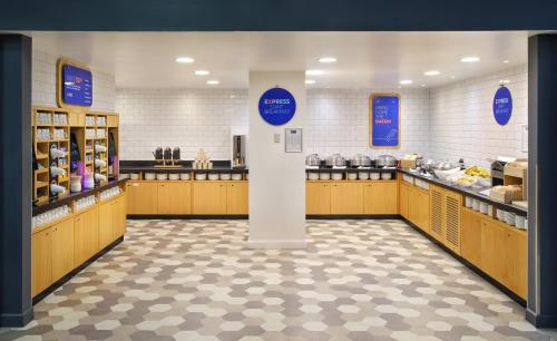 Holiday Inn Express - Birmingham - City Centre, an IHG Hotel Image