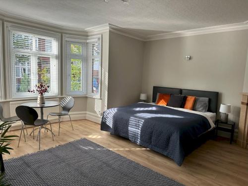 Pass the Keys Modern Spacious 2 Bed Flat in Central Watford