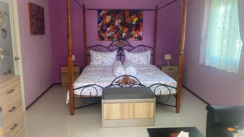 Postel nebo postele na pokoji v ubytování Dein Zimmer in Huai Thalaeng!