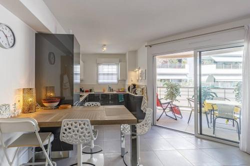 OLD - Center Antibes 2 bedroom modern place