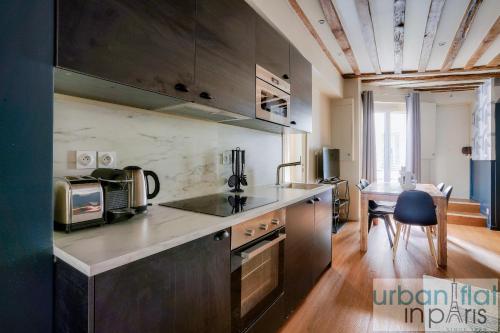 02 - Pretty 4BDR Flat in Paris