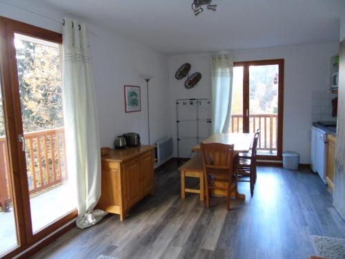 Appartement cosy 2 P+Cabine pour 6, proche pistes et commerces, vue Parc Vanoise - FR-1-561-48