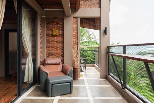 Balkón nebo terasa v ubytování The Lavana Sasandu Gunung Salak Bogor
