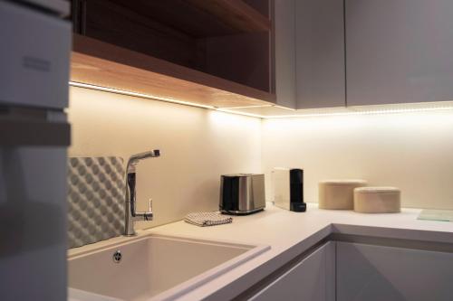 Spitaki-Kolonaki, an exquisite spacious studio