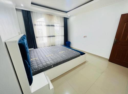 AFFORDABLE LUXURY – Photos 3