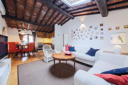 Santa Croce at your Fingertips. PLUS