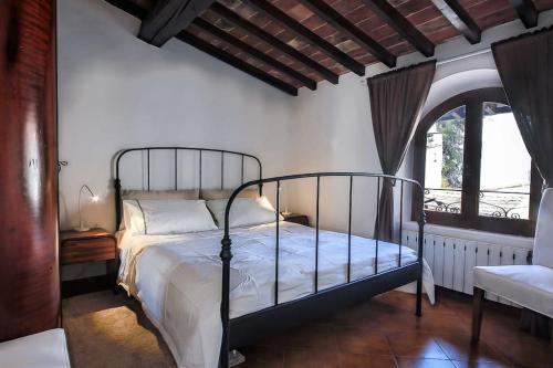 Santa Croce at your Fingertips. PLUS
