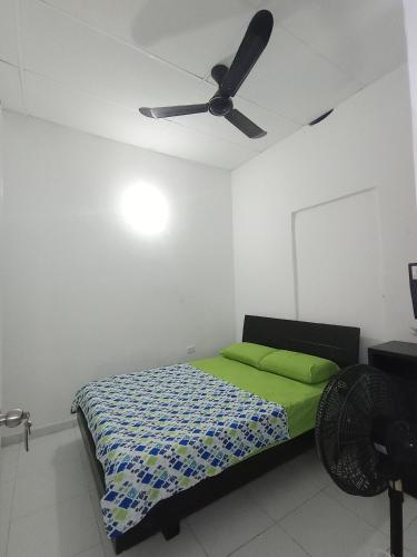 Ένα ή περισσότερα κρεβάτια σε δωμάτιο στο Squid Hostel