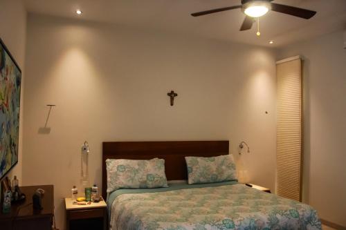 Katil atau katil-katil dalam bilik di Kalimnos ocean view apartment
