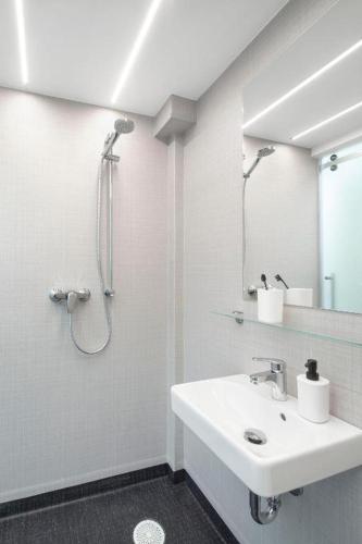 Un baño de Lofty Kampus Garnizon