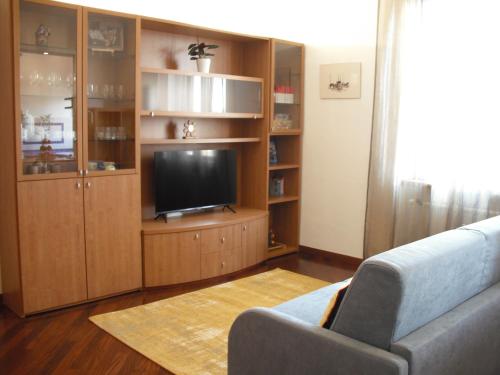 Sun's Houseにあるテレビまたはエンターテインメントセンター