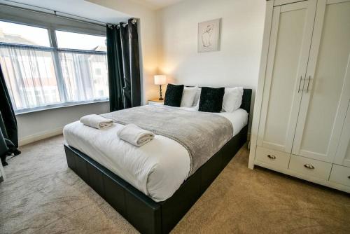 Buckingham House Redcar 4 Bed Workstays UK